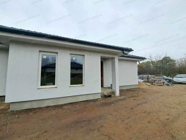 Eladó ikerház, Nyíregyházán 83 M Ft, 4 szobás