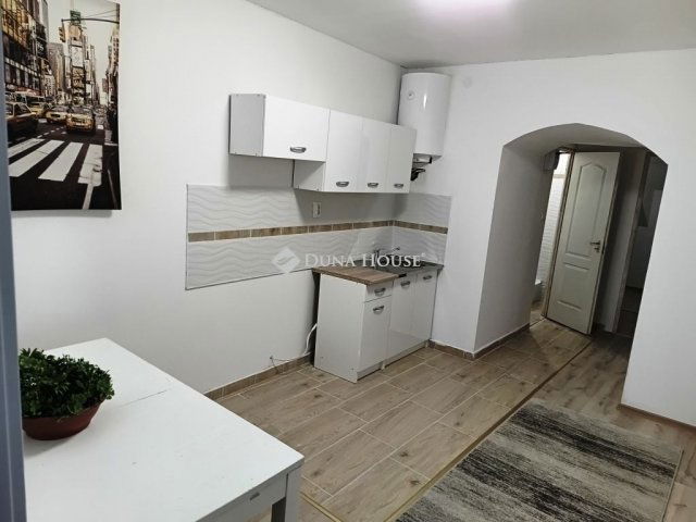 Eladó téglalakás, Budapesten, VII. kerületben 23.9 M Ft