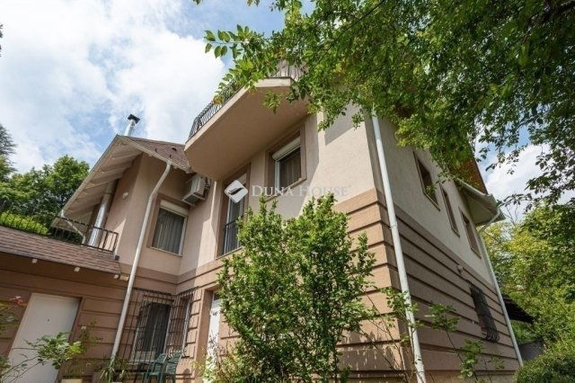 Eladó családi ház, Budapesten, II. kerületben 294.9 M Ft