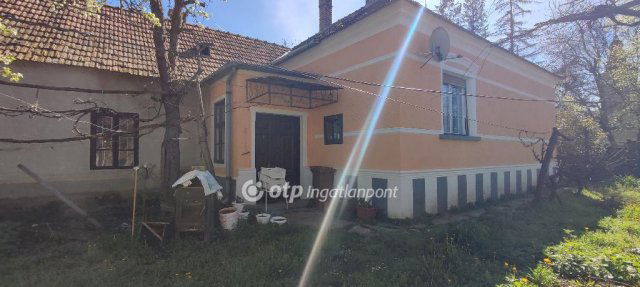 Eladó családi ház, Kispiriten 15.9 M Ft, 4 szobás