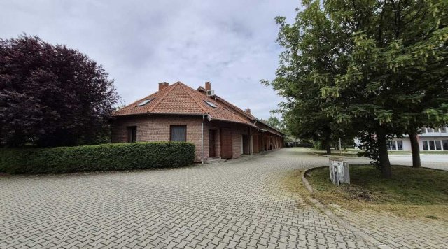 Eladó sorház, Pápán 84.9 M Ft, 4 szobás / költözzbe.hu