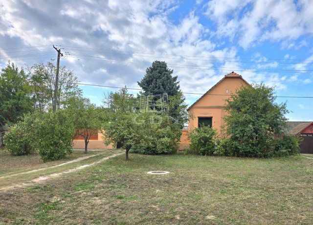 Eladó családi ház, Madarason 13.5 M Ft, 3 szobás