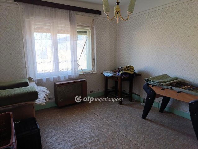 Eladó családi ház, Csólyospáloson 20 M Ft, 3 szobás