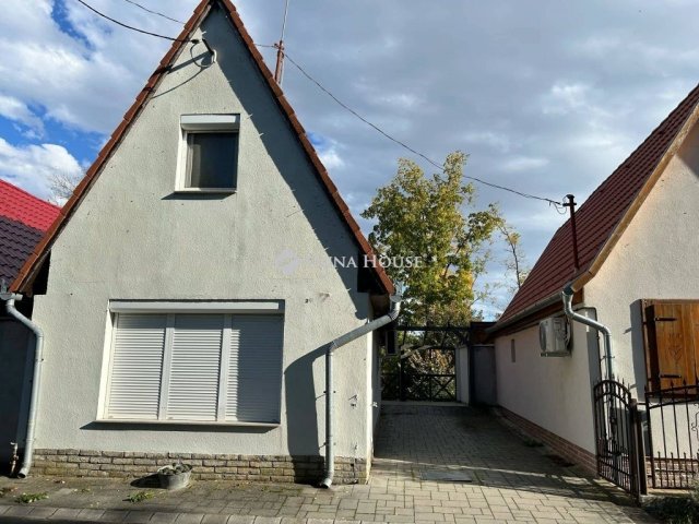 Eladó nyaraló, Baján 60 M Ft, 3 szobás / költözzbe.hu