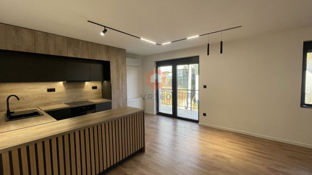 Eladó téglalakás, Pécsett, Bálicsi úton 84.9 M Ft, 3 szobás