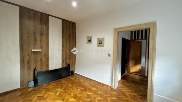Eladó téglalakás, Szombathelyen 39 M Ft, 3 szobás