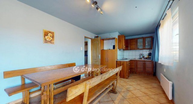 Eladó családi ház, Poroszlón 25 M Ft, 1 szobás