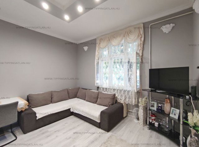 Eladó családi ház, Budapesten, XV. kerületben 48.9 M Ft