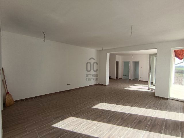 Eladó családi ház, Szigetcsépen 110 M Ft, 5 szobás
