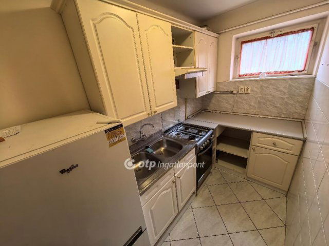 Eladó téglalakás, Debrecenben 53.9 M Ft, 2+1 szobás