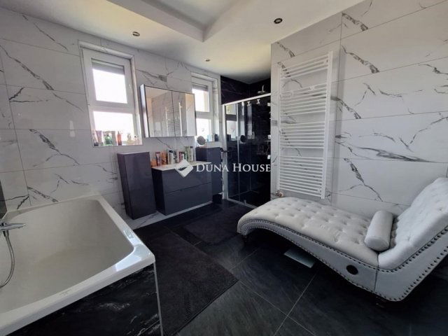 Eladó családi ház, Erdőkertesen 155 M Ft, 4 szobás