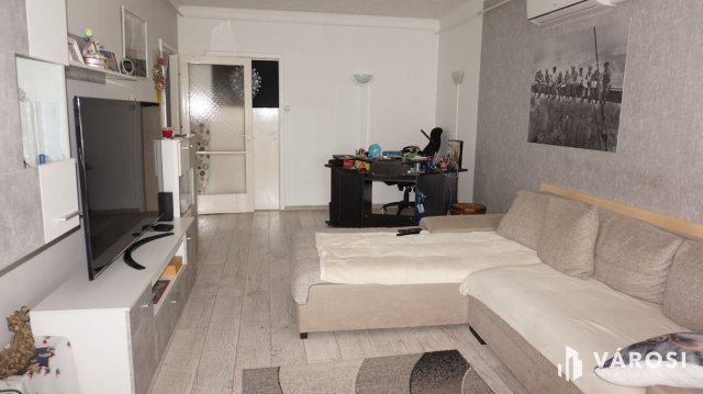 Eladó panellakás, Hódmezővásárhelyen 40 M Ft, 2 szobás