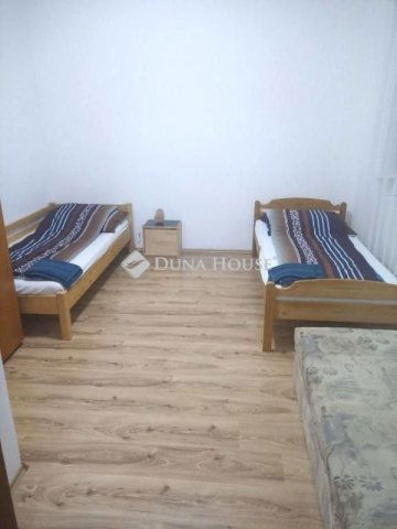 Eladó ikerház, Debrecenben 65 M Ft, 3 szobás