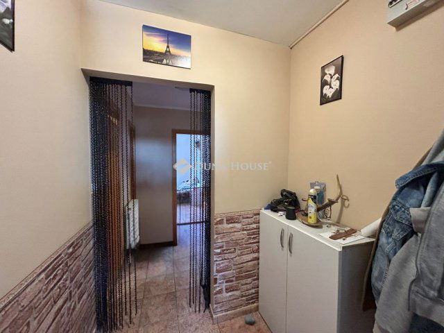 Eladó téglalakás, Mosonmagyaróváron 29.99 M Ft, 2 szobás