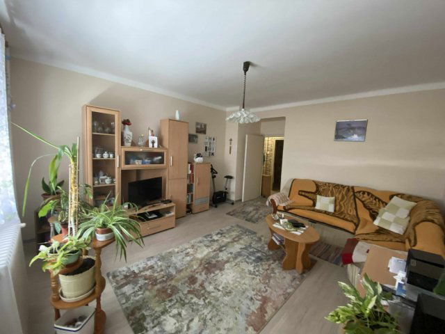 Eladó téglalakás, Komlón, Kossuth Lajos utcában 22.9 M Ft