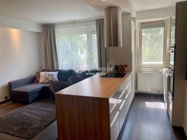 Eladó panellakás, Budapesten, III. kerületben 95 M Ft, 4 szobás