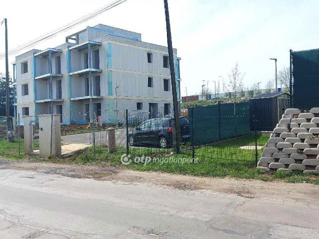 Eladó téglalakás, Pécsett 57.643 M Ft, 2 szobás