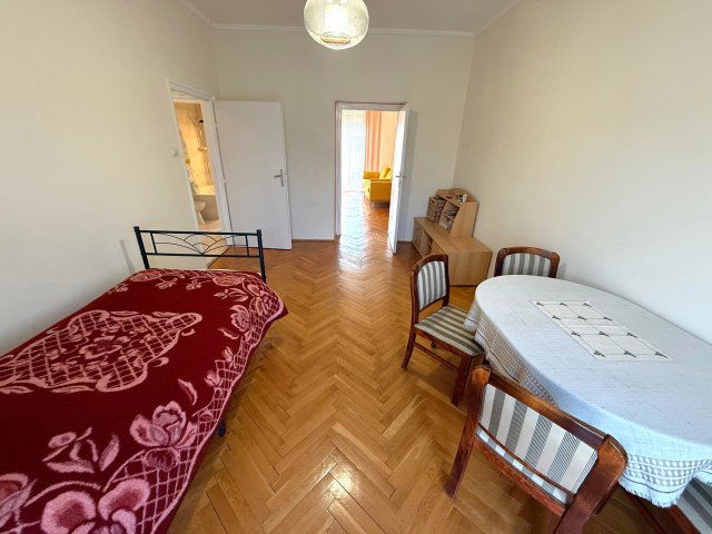 Eladó téglalakás, Pécsett, Kőrösi Csoma Sándor utcában