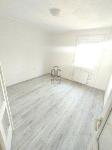 Eladó panellakás, Siófokon 47.5 M Ft, 2 szobás