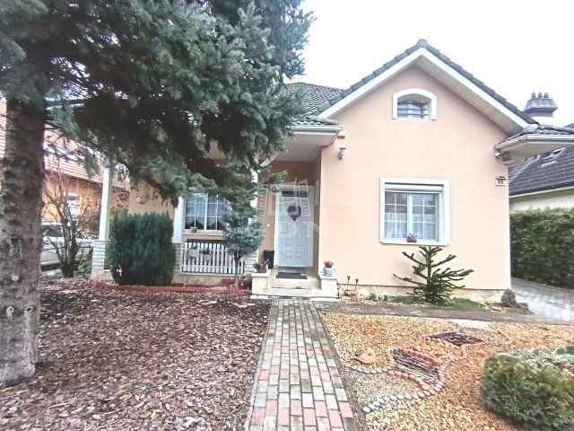 Eladó családi ház, Halásztelken 189.9 M Ft, 5 szobás