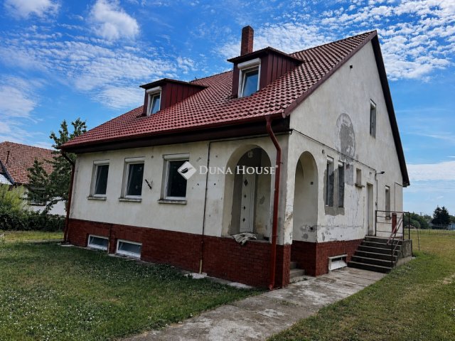 Eladó téglalakás, Várbalogon 44.99 M Ft, 2 szobás
