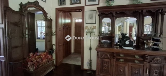 Eladó családi ház, Leányfaluban 275 M Ft, 5 szobás