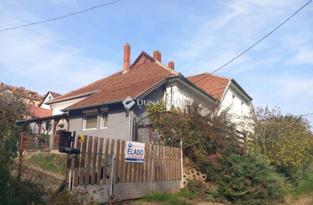 Eladó ikerház, Ajkán 57.9 M Ft, 5 szobás / költözzbe.hu