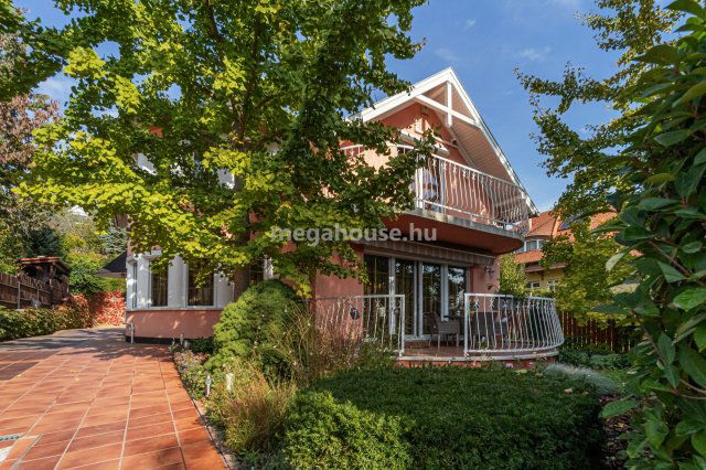 Eladó családi ház, Budaörsön 269 M Ft, 5 szobás