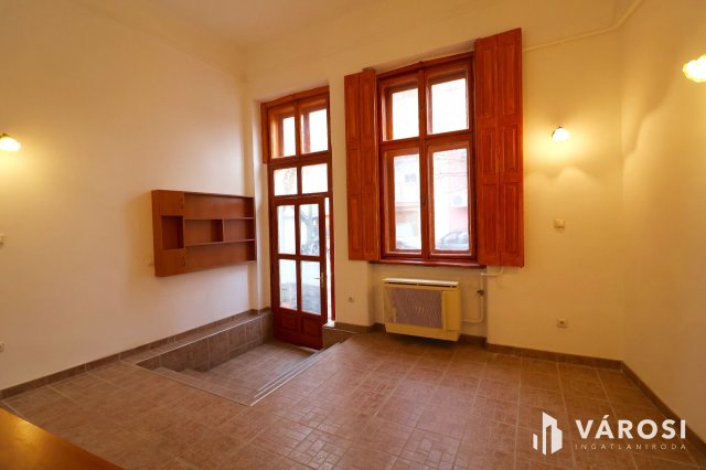 Eladó üzlethelyiség, Hódmezővásárhelyen 25.9 M Ft