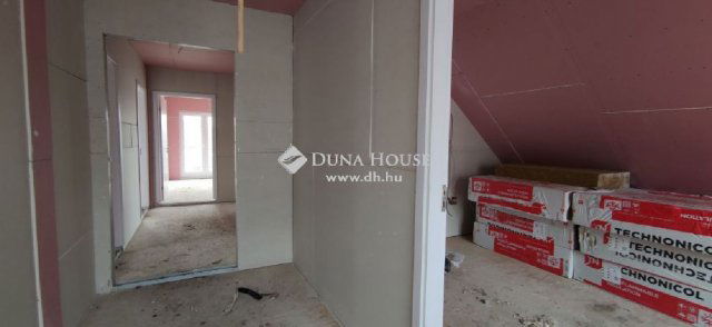 Eladó családi ház, Gödön 395 M Ft, 7 szobás