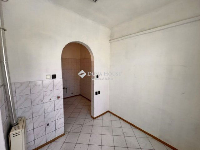 Eladó üzlethelyiség, Budapesten, X. kerületben 37.9 M Ft