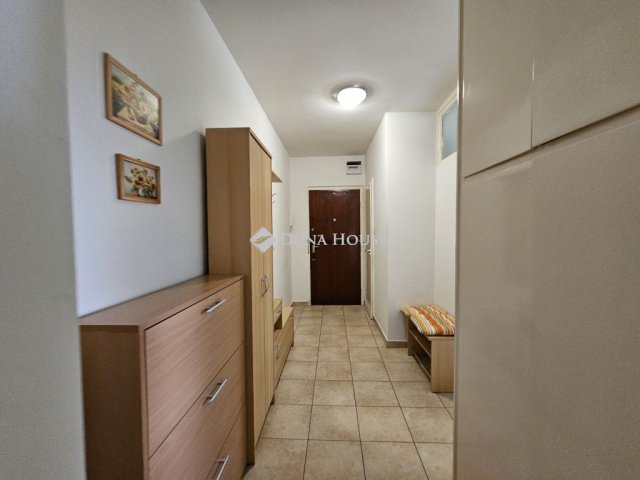 Kiadó panellakás, albérlet, Pécsett 200 E Ft / hó, 2 szobás