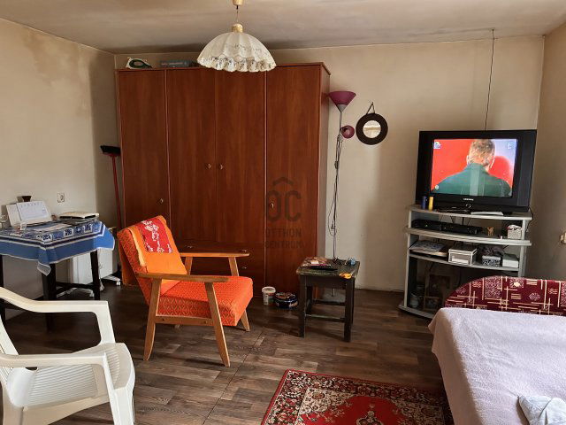 Eladó családi ház, Újszilváson 5.9 M Ft, 1 szobás