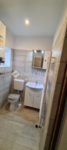 Kiadó téglalakás, albérlet, Pécsett 120 E Ft / hó, 1 szobás