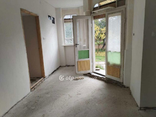 Eladó családi ház, Alapon 22 M Ft, 2 szobás