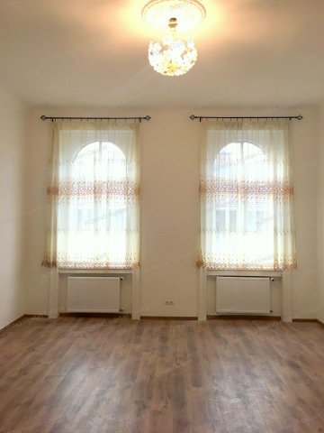 Eladó téglalakás, Budapesten, VII. kerületben, Garay utcában