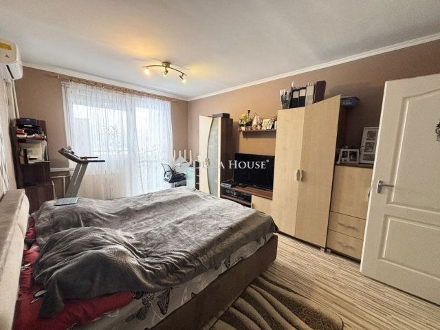 Eladó panellakás, Debrecenben 62.9 M Ft, 3 szobás