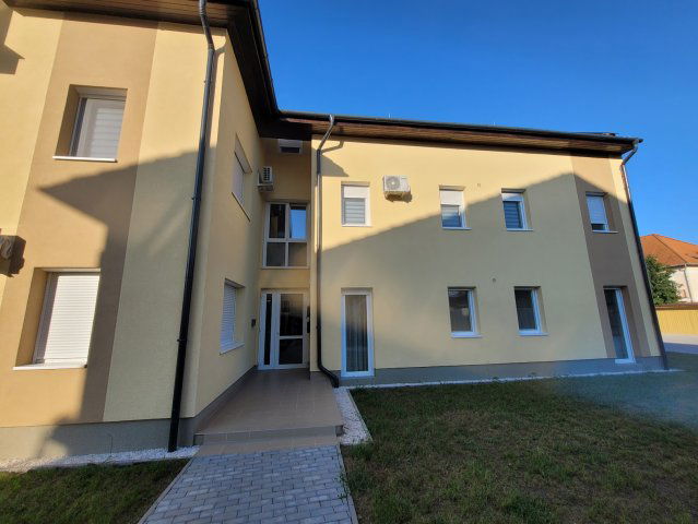 Eladó téglalakás, Egerben 92 M Ft, 4+1 szobás