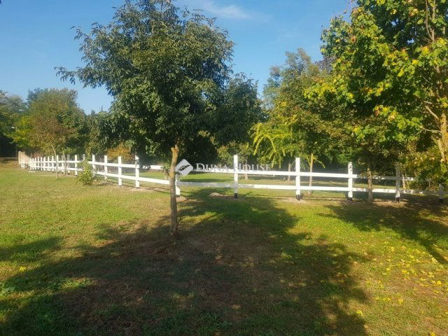 Eladó telek, Dunaújvárosban 108.7 M Ft / költözzbe.hu