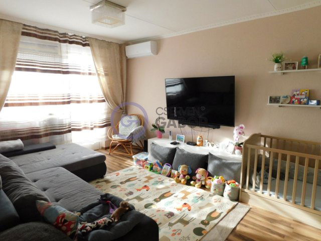 Eladó panellakás, Debrecenben 64.5 M Ft, 3 szobás