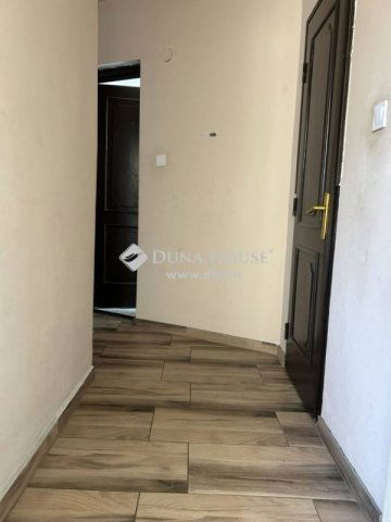 Eladó családi ház, Vecsésen 53.9 M Ft, 9 szobás