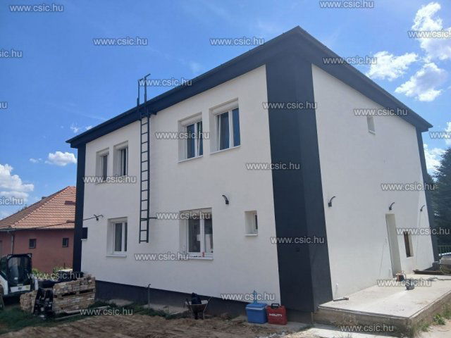 Eladó ikerház, Kerepesen 89.9 M Ft, 4 szobás