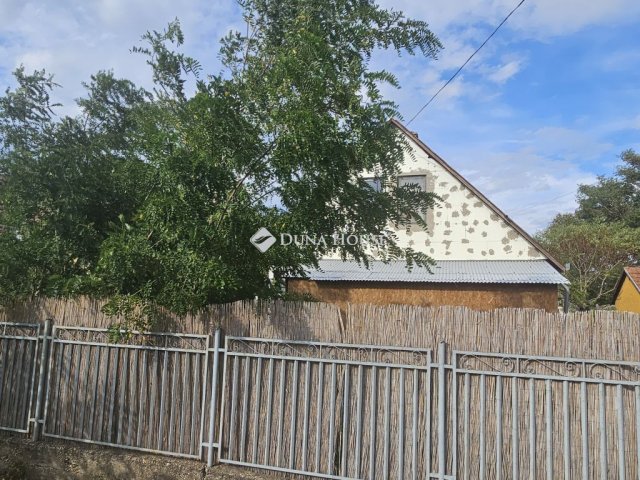 Eladó családi ház, Délegyházán 39 M Ft, 2 szobás