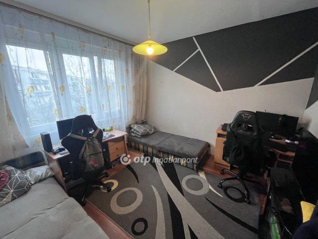 Eladó panellakás, Szegeden 55.9 M Ft, 2 szobás