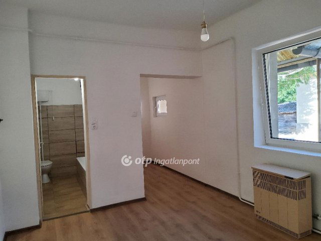 Eladó családi ház, Turán 35 M Ft, 3 szobás