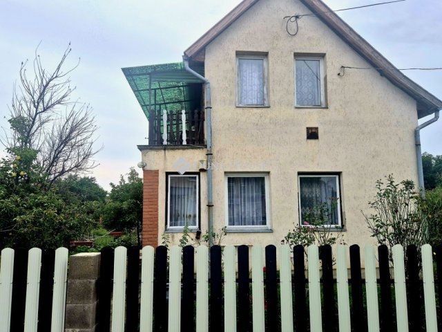 Eladó családi ház, Kunmadarason 21.5 M Ft, 3 szobás