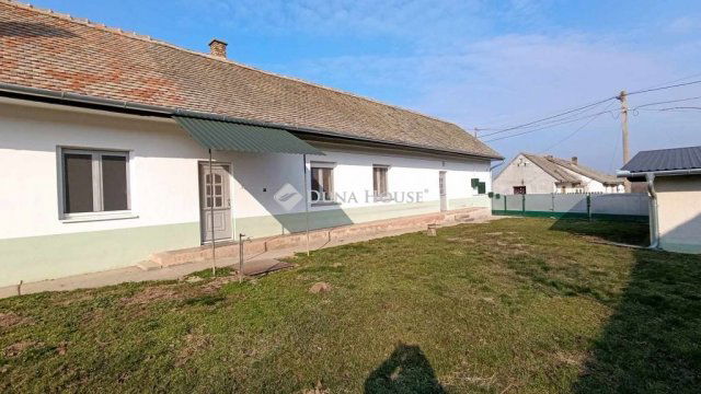 Eladó családi ház, Töttösön 29.9 M Ft, 5 szobás