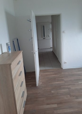 Kiadó panellakás, albérlet, Pécsett, Endresz György utcában