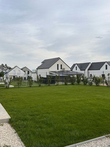 Eladó ikerház, Balatonakaliban 139 M Ft, 5 szobás