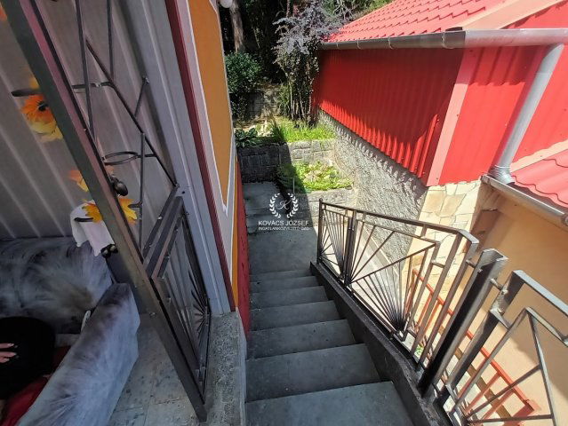 Eladó nyaraló, Arlón, Bányász utcában 13.5 M Ft, 2 szobás